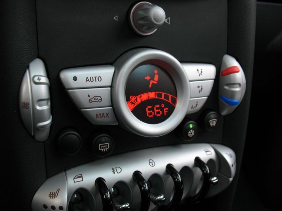  Mini Cooper Clubman 2008 года  (фото 39 из 53)